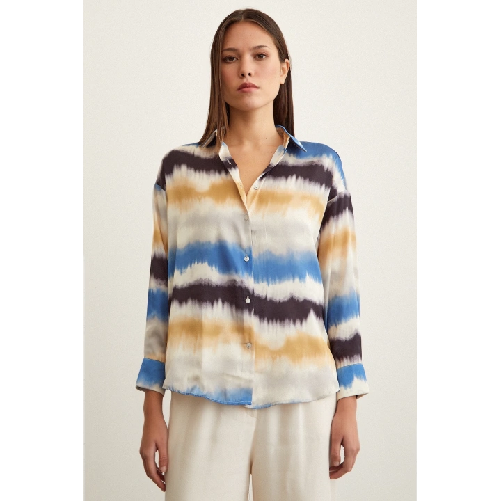 Sulu Boya Desenli Gömlek Mavi