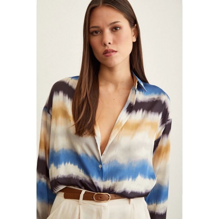 Sulu Boya Desenli Gömlek Mavi