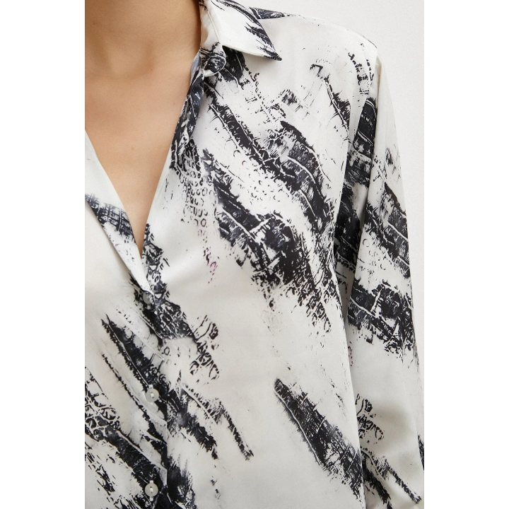 V Yaka Baskılı Saten Gömlek Ekru