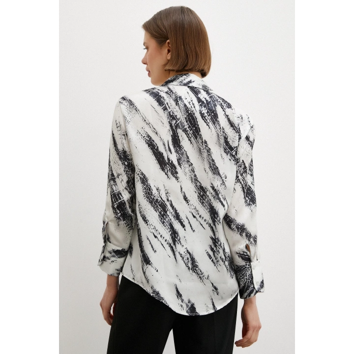 V Yaka Baskılı Saten Gömlek Ekru