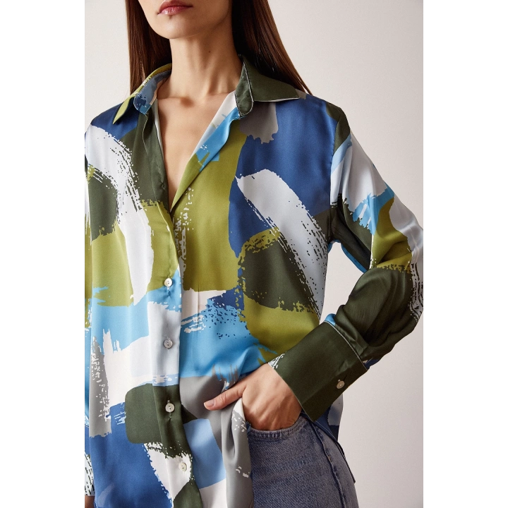 V Yaka Desenli Gömlek Desenli