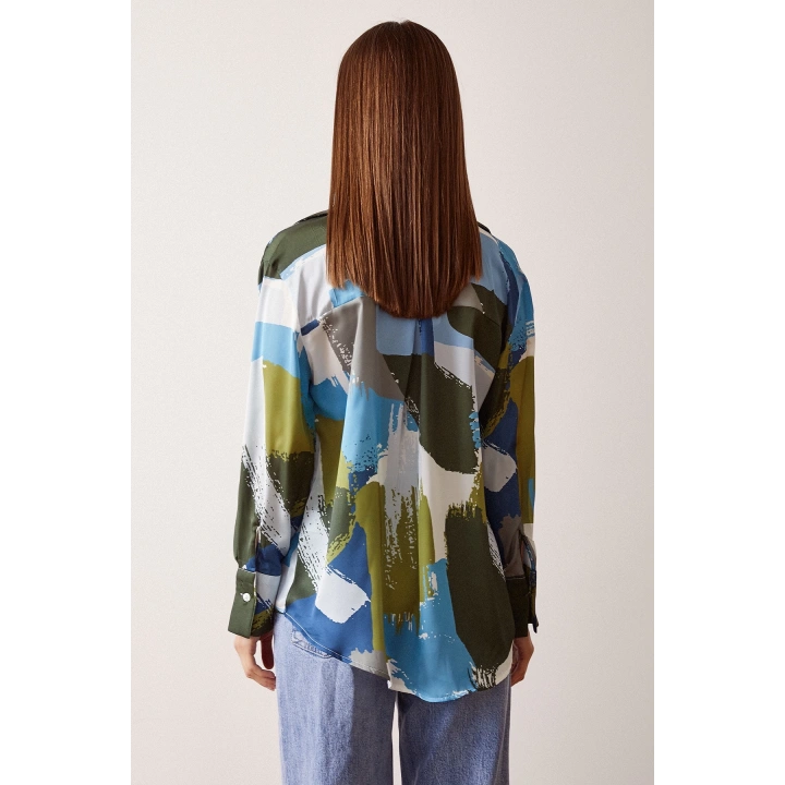 V Yaka Desenli Gömlek Desenli