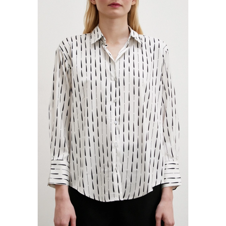 V Yaka Desenli Gömlek Krem