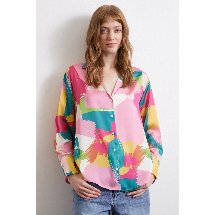 V Yaka Desenli Gömlek Pudra