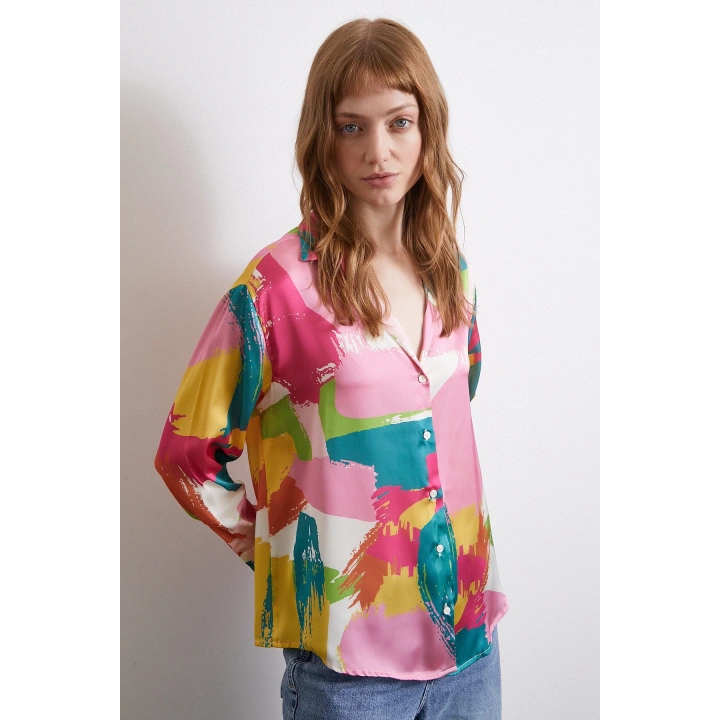 V Yaka Desenli Gömlek Pudra