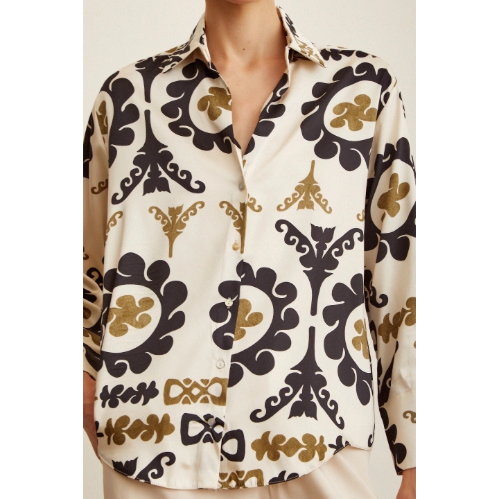 V Yaka Desenli  Saten Gömlek Bej