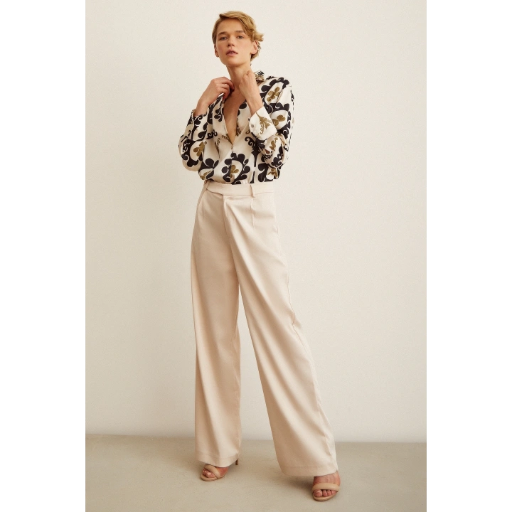 V Yaka Desenli  Saten Gömlek Bej