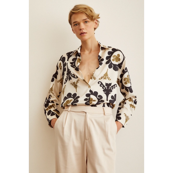 V Yaka Desenli  Saten Gömlek Bej