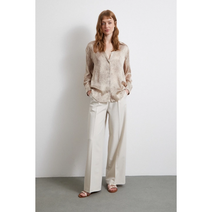 V Yaka Desenli Saten Gömlek Kahve