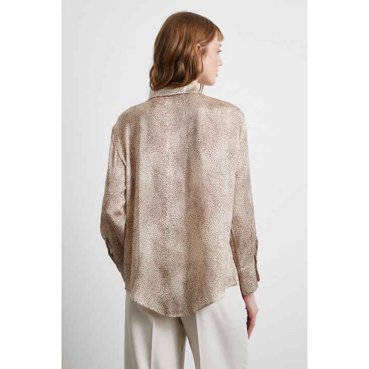 V Yaka Desenli Saten Gömlek Kahve