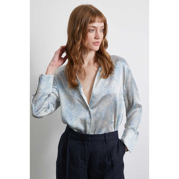 V Yaka Desenli Saten Gömlek Mavi