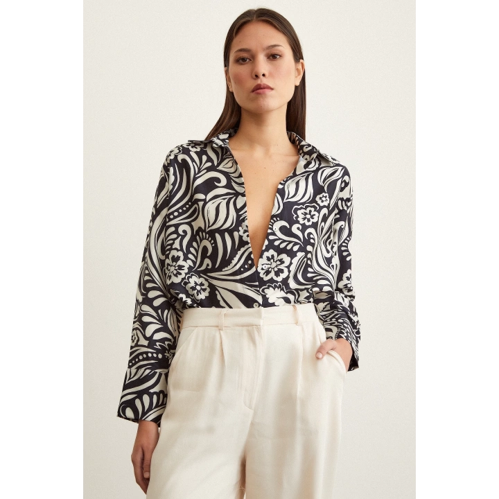 V Yaka Desenli Saten Gömlek Siyah