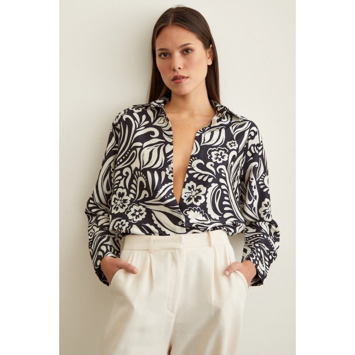 V Yaka Desenli Saten Gömlek Siyah