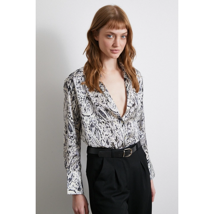 V Yaka Desenli Saten Gömlek Siyah