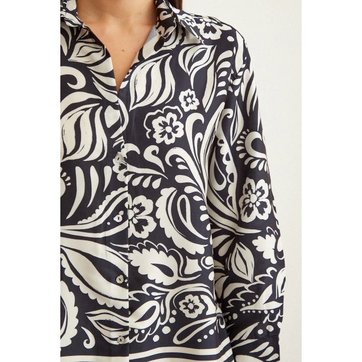 V Yaka Desenli Saten Gömlek Siyah