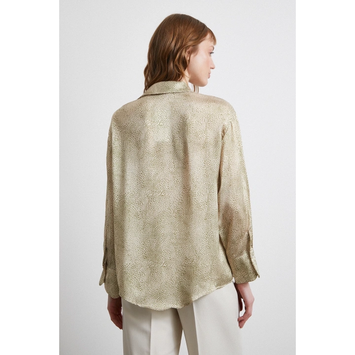 V Yaka Desenli Saten Gömlek Yeşil