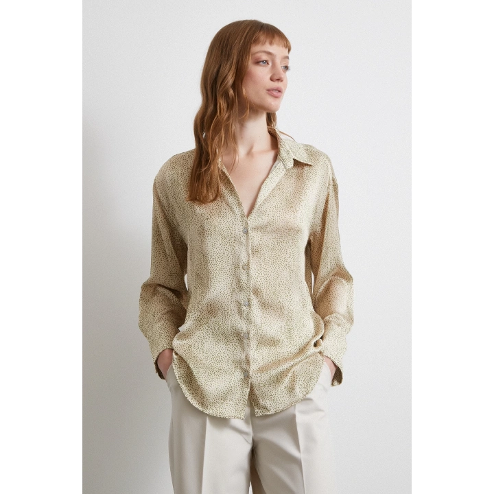 V Yaka Desenli Saten Gömlek Yeşil