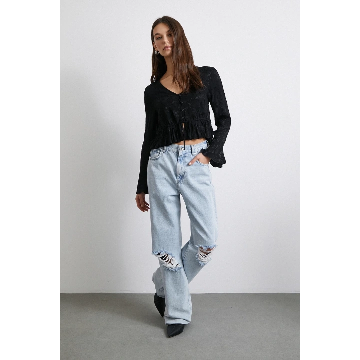 V Yaka Fırfırlı Bluz Siyah