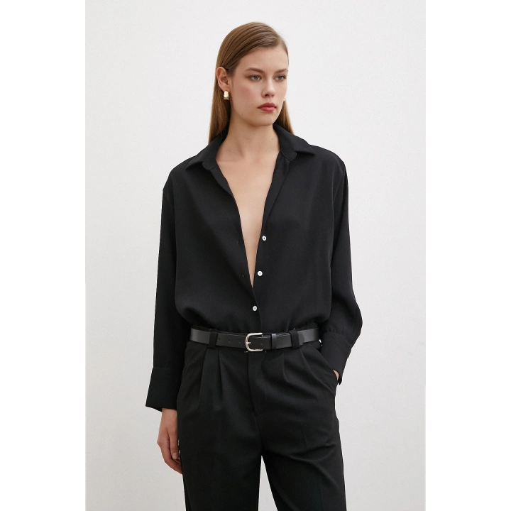 V Yaka Klasik Gömlek Siyah