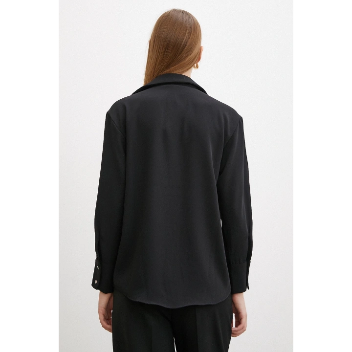 V Yaka Klasik Gömlek Siyah