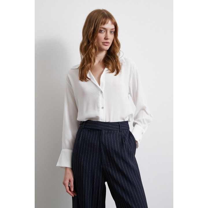 V Yaka Saten Gömlek Ekru