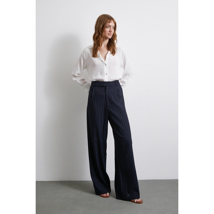 V Yaka Saten Gömlek Ekru