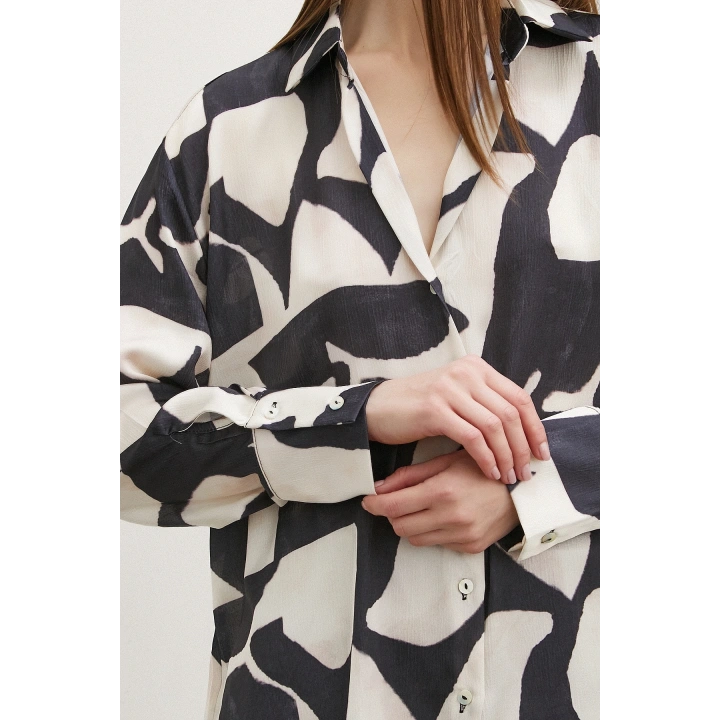 V Yaka Taş Desen Gömlek Siyah