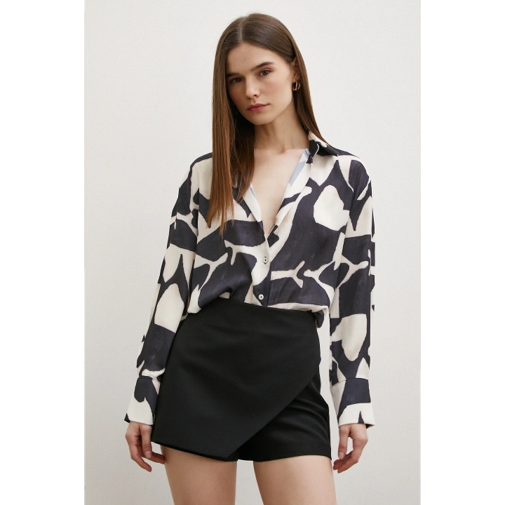 V Yaka Taş Desen Gömlek Siyah