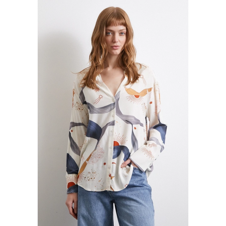 V Yakalı Desenli Gömlek Ekru