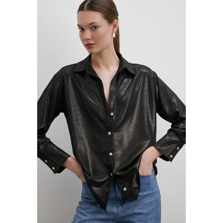 Varaklı V Yaka Gömlek Siyah