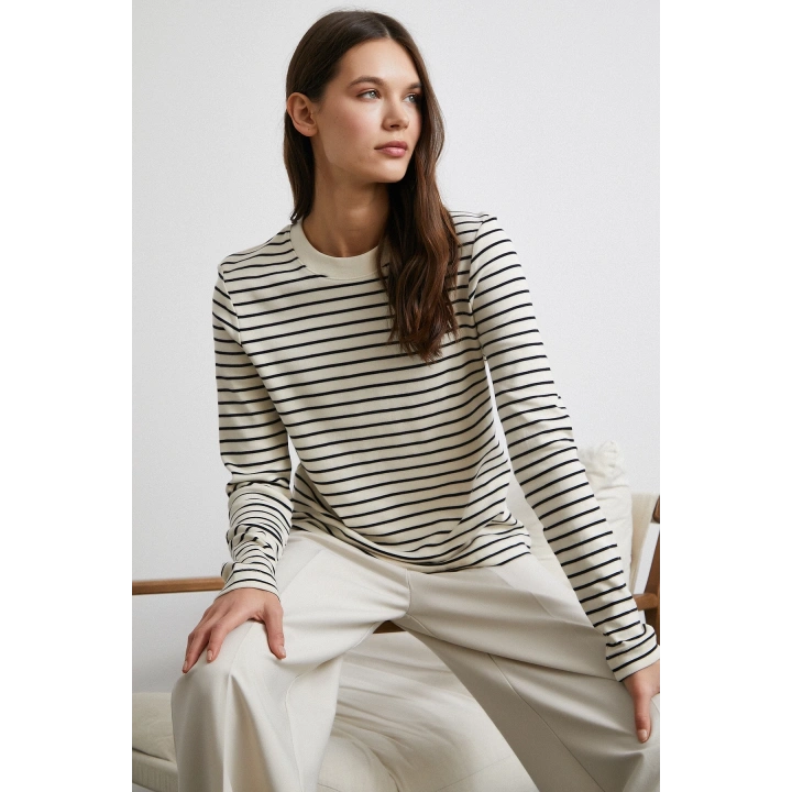 Yakası Ribanalı Çizgili Bluz Ekru