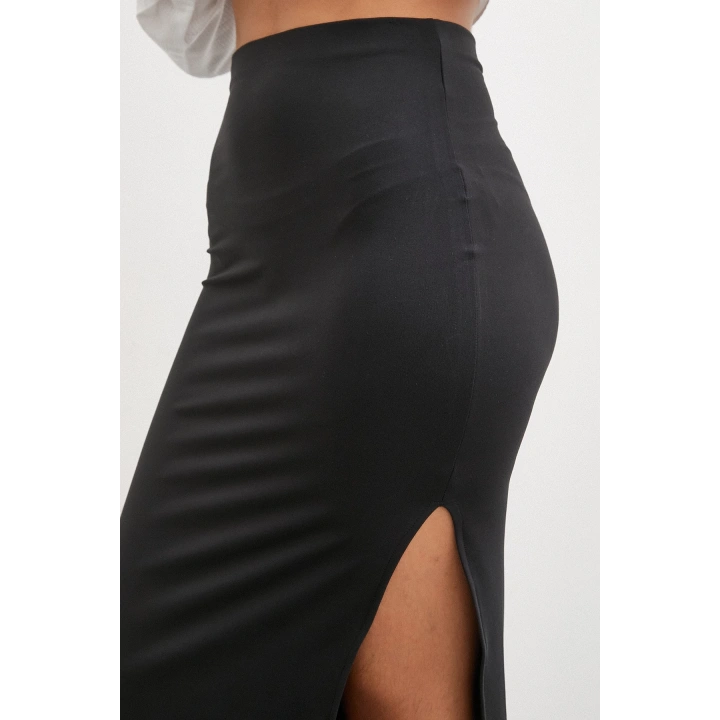 Yırtmaçlı Uzun Etek Siyah