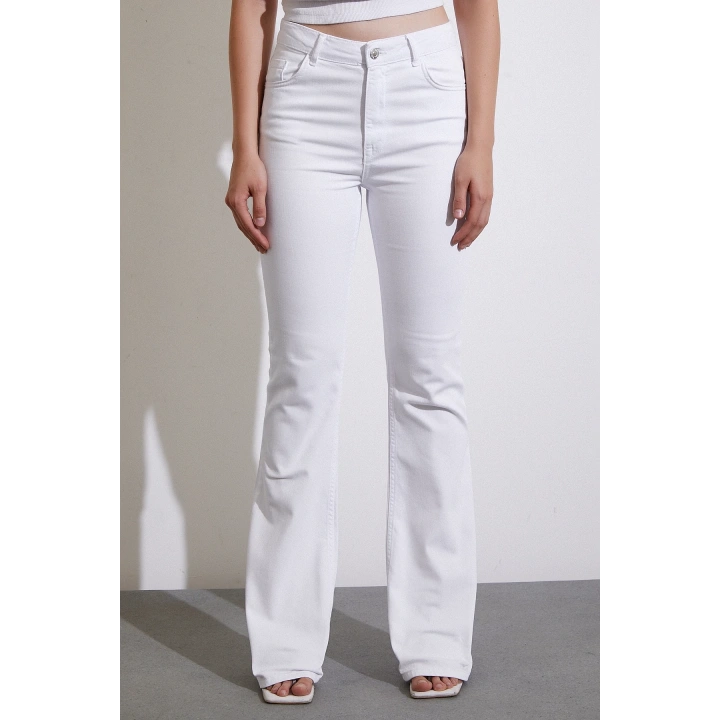Yüksek Bel İspanyol Paça Jean Beyaz