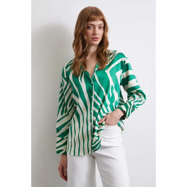 Zebra Desen V Yaka Gömlek Yeşil