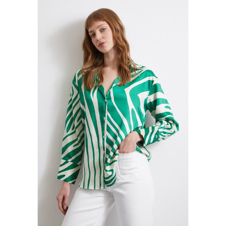Zebra Desen V Yaka Gömlek Yeşil
