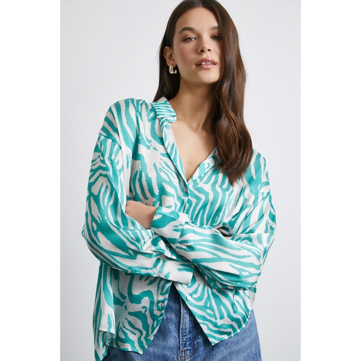 Zebra Desen V Yaka Saten Gömlek Yeşil