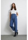 Cep Detaylı Paçası Katlamalı Mom Jean Mavi