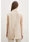 Cep Kapaklı Üç Düğmeli Uzun Yelek Bej