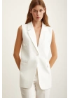 Cep Kapaklı Üç Düğmeli Uzun Yelek Beyaz