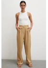 Kemer Detaylı Klasik Pantolon Bej