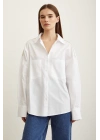Omuzda Boncuk Detaylı  Oversize Gömlek Beyaz