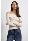 Omzu Açık Kaşkorse Bluz Bej