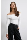 Omzu Açık Kaşkorse Bluz Beyaz