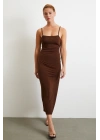 Yanı Büzgülü Askılı Elbise Yırtmaçlı Kahve