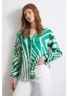 Zebra Desen V Yaka Gömlek Yeşil