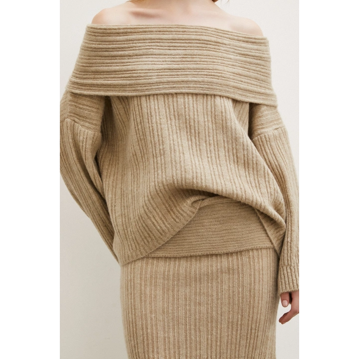 Etekli Madonna Yaka Takım Kahve