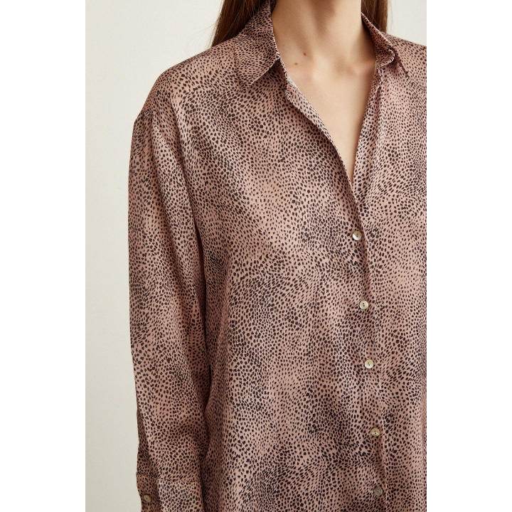 V Yaka Desenli Saten Gömlek Gül Kurusu