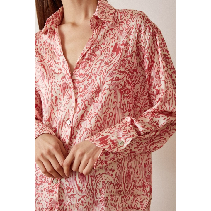 V Yaka Desenli Saten Gömlek Kırmızı