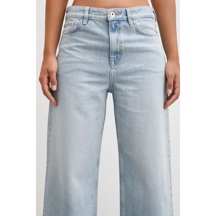 Yüksel Bel Geniş Paça Salaş Jean Buz Mavisi