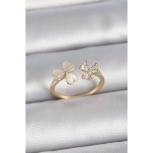 Pirinç Gold Renk Ayarlanabilir Zirkon Taşlı Kalp Beyaz Mineli Model Kadın Yüzük